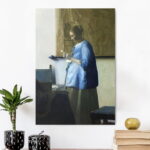 de-brieflezende-vrouw-easycanvas-wandcirkel-muurcirkel-wanddecoratie-decoratie-easycanvas-muurdecoratie-2